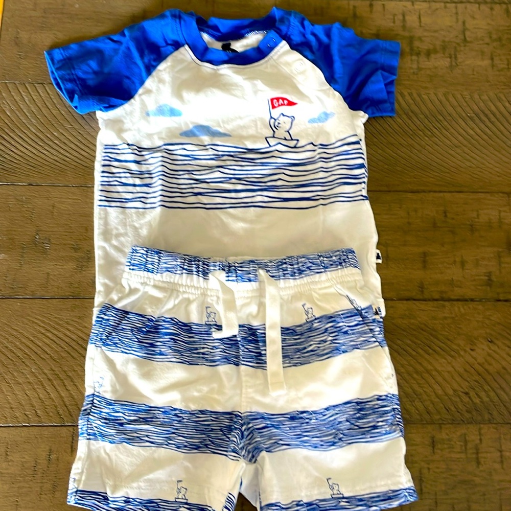 Worn once! Amazing condition baby gap matching outfit!